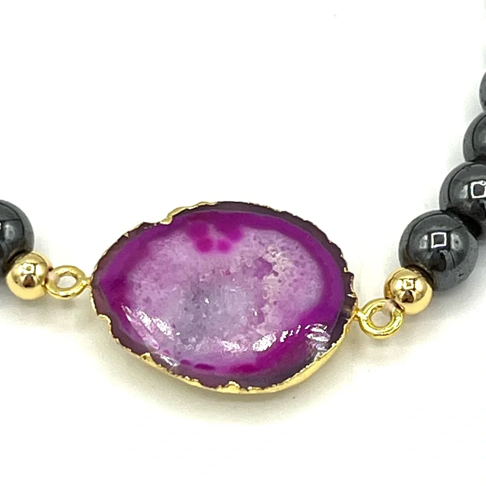 HAND CRAFTED Stretch Bracelet with Fuchsia Geode and Black Hematite - Picture 4 of 7